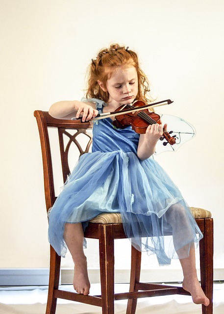 child playing the violin